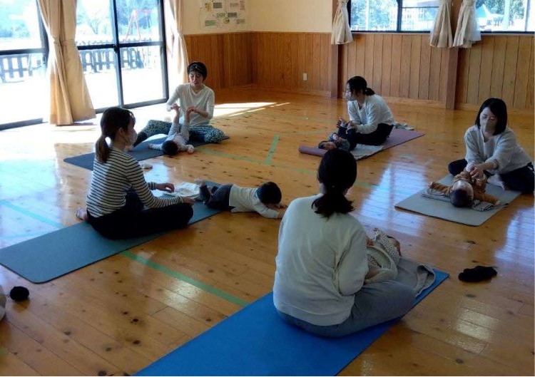 子育て支援センター　ママの骨盤矯正＆ベビーヨガの画像