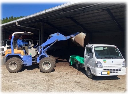 トラックの映像