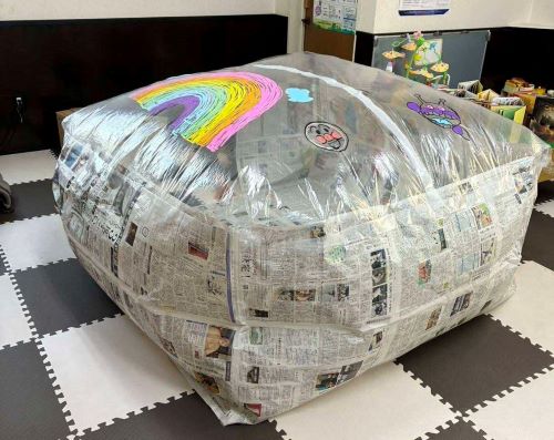 新聞紙ドームの画像